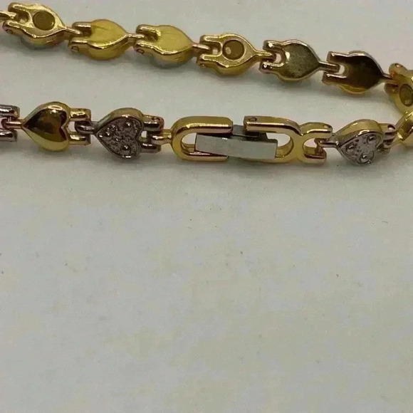 Linked hearts bracelet - Picture 3 of 4